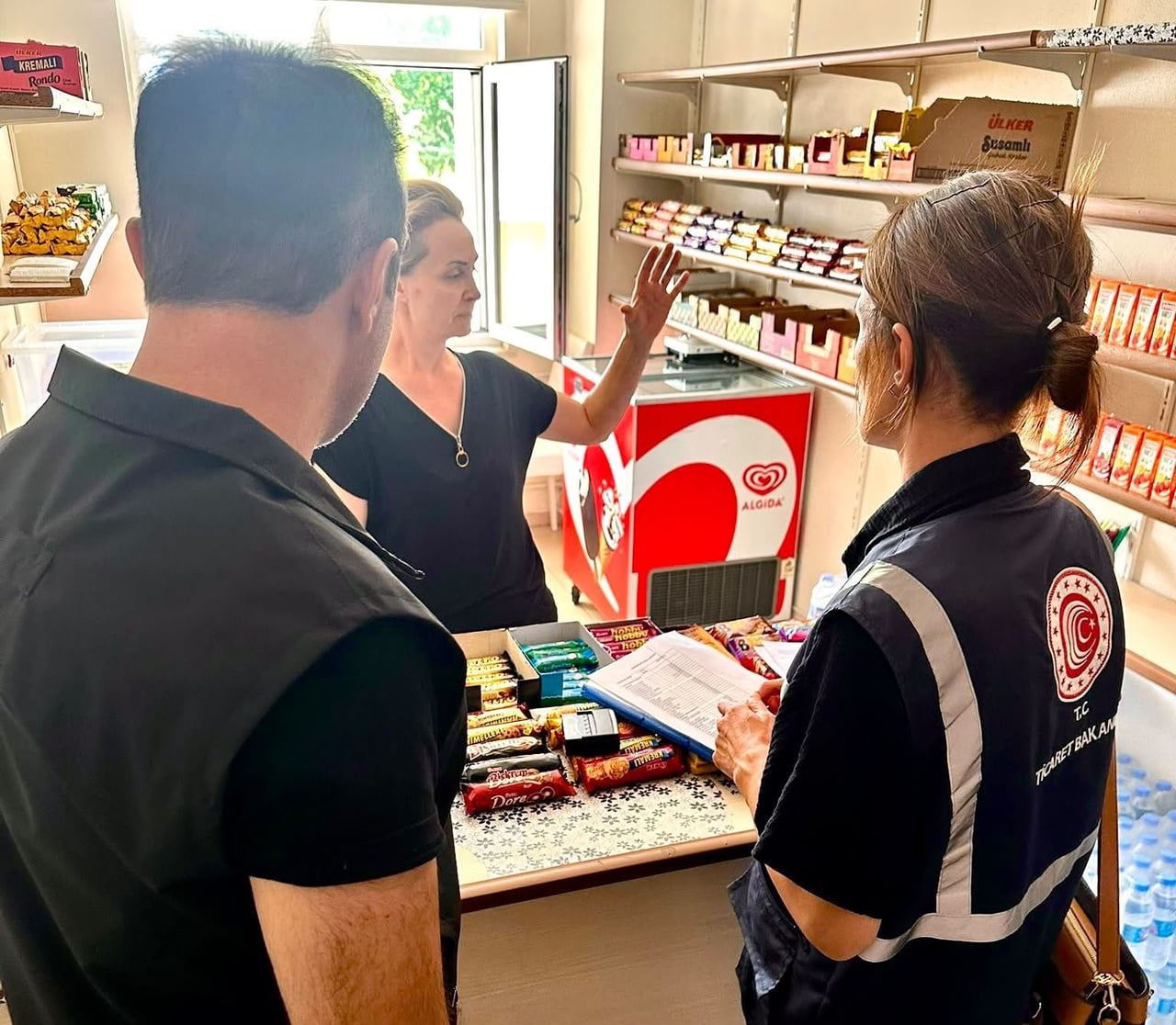TUNCELİ’DE 18 OKULDA YAPILAN DENETİMLERDE 30 SERVİS VE 15 KANTİNDE 490 ÜRÜN KONTROL EDİLDİ....
