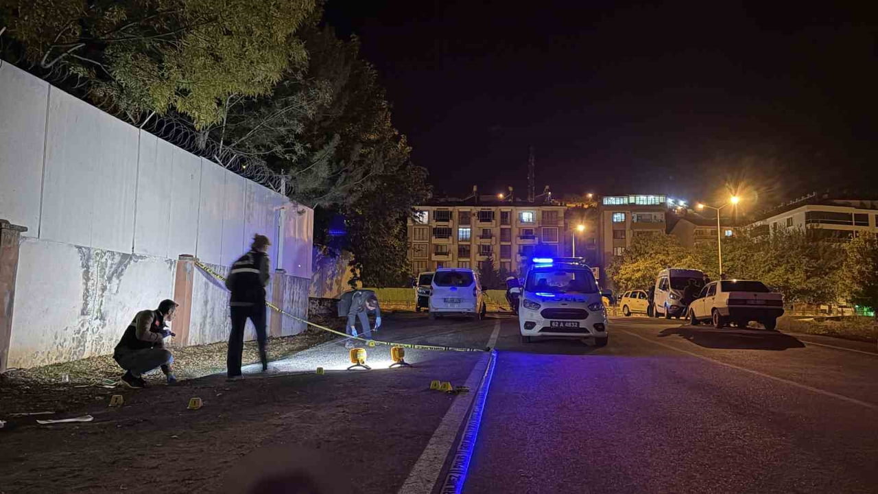 TUNCELİ’DE ALACAK VERECEK MESELESİ YÜZÜNDEN BAŞLAYAN TARTIŞMA SİLAHLI KAVGAYA DÖNÜŞTÜ. 1 KİŞİ...