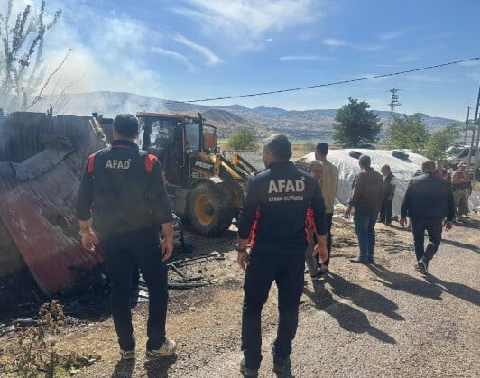 TUNCELİ’DE MEYDANA GELEN AHIR YANGINI BÜYÜMEDEN KONTROL ALTINA ALINARAK SÖNDÜRÜLDÜ.