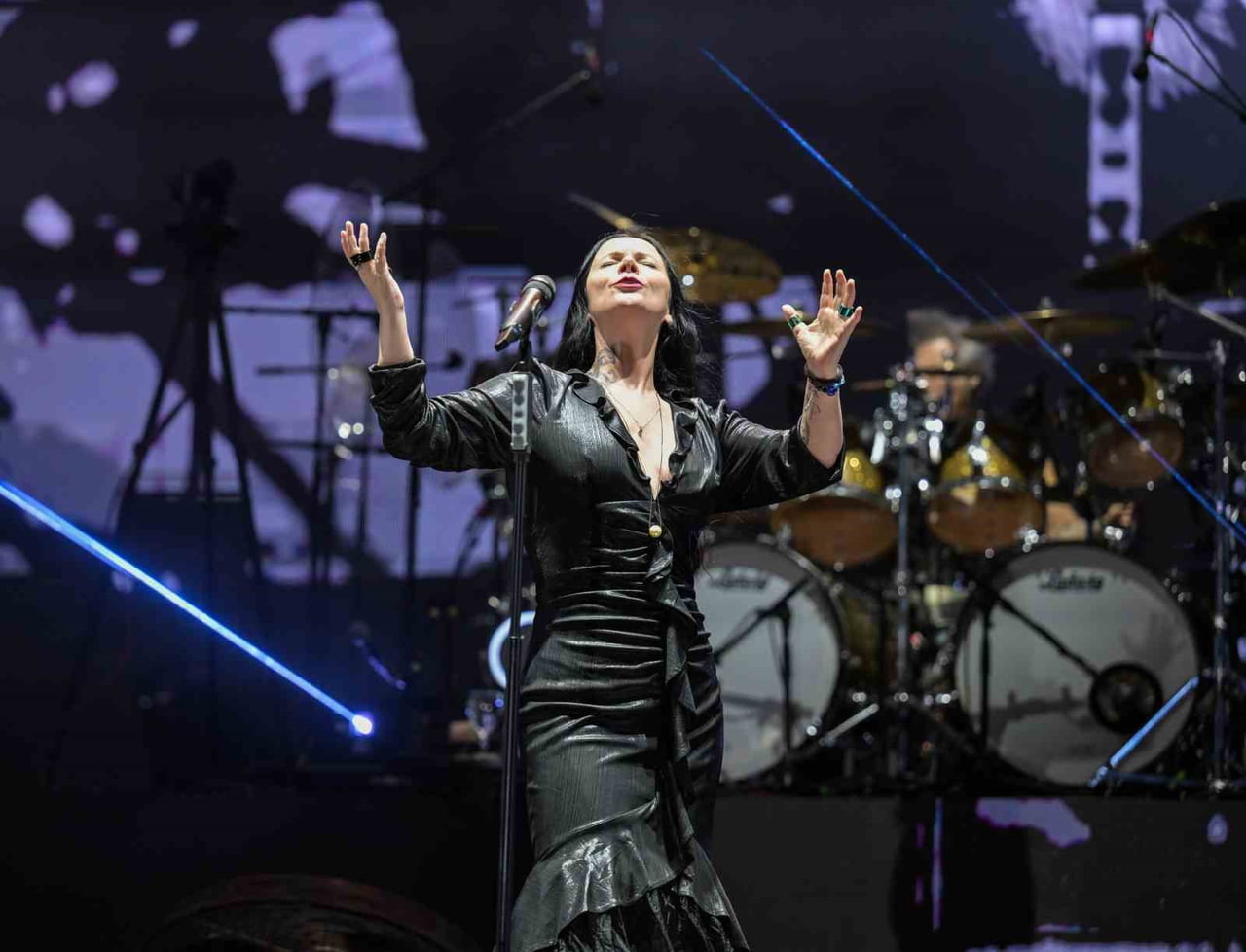 TÜRK ROCK MÜZİĞİNİN GÜÇLÜ SESİ ŞEBNEM FERAH, YENİDEN BAŞLADIĞI KONSER SERİSİ KAPSAMINDA ANTALYA'DA...