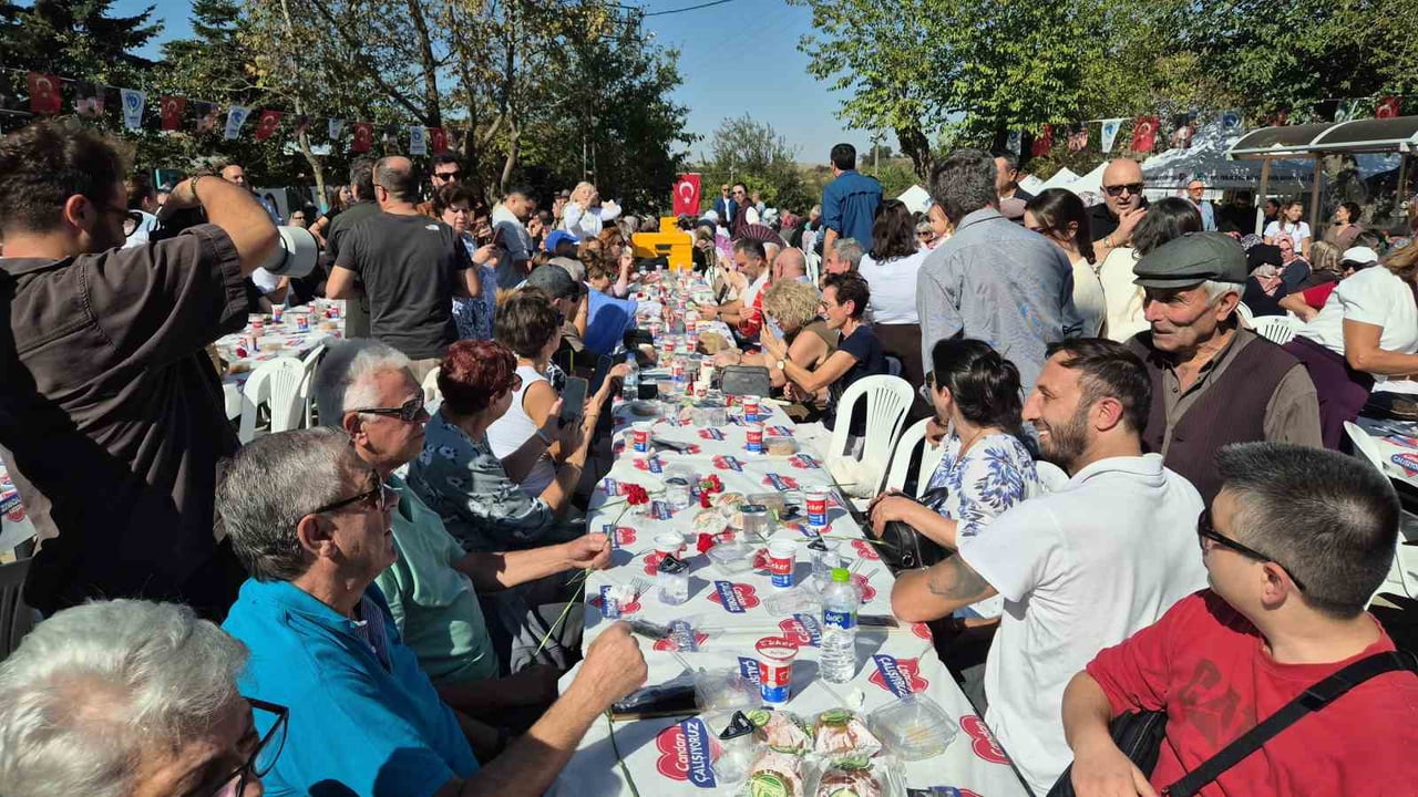 TÜRK VE YUNAN MÜBADİL TORUNLARI AYNI SOFRADA BULUŞTU