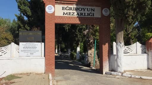 Türkiye'nin ilk kadın Muhtarı Gül Esin mezarı başında anıldı