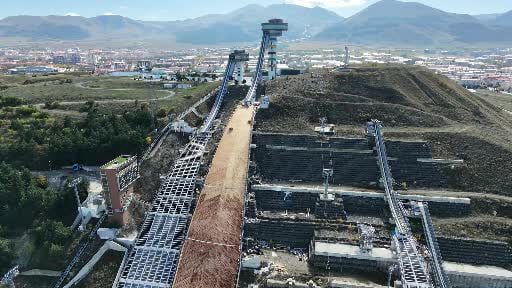 Türkiye'nin ilk ve  tek atlama kuleleri yenilenerek yeni sezona hazırlanıyor