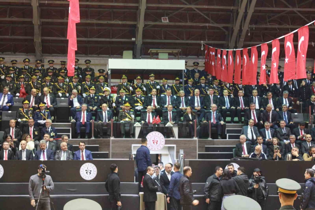 TÜRKİYE CUMHURİYETİNİN KURULUŞUNUN 103’ÜNCÜ YIL DÖNÜMÜ TÖRENLERLE KUTLANDI.