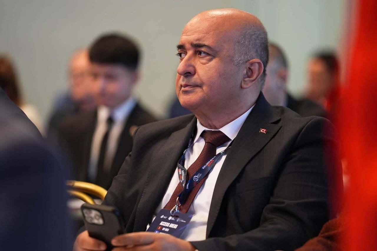 TÜRKİYE KARATE FEDERASYONU BAŞKANI ERCÜMENT TAŞDEMİR, POLONYA’DA DÜZENLENEN DÜNYA KARATE...