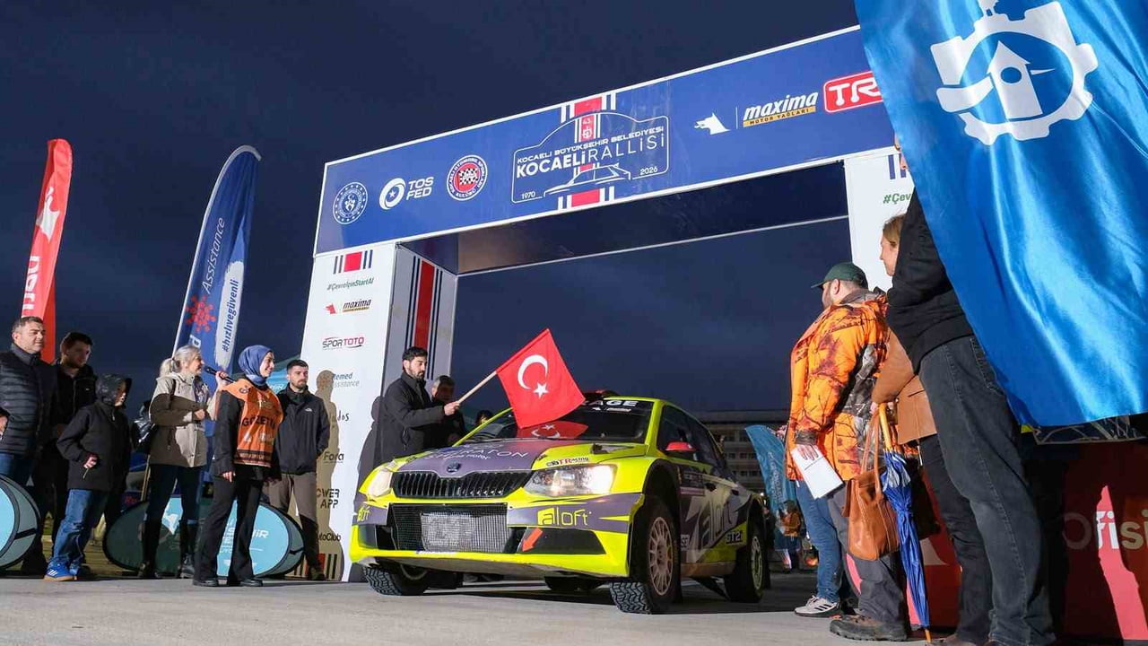 TÜRKİYE RALLİ ŞAMPİYONASI’NIN 6. AYAĞI OLAN 43. KOCAELİ RALLİSİ’NİN STARTI DÜN İZMİT MİLLİ İRADE...