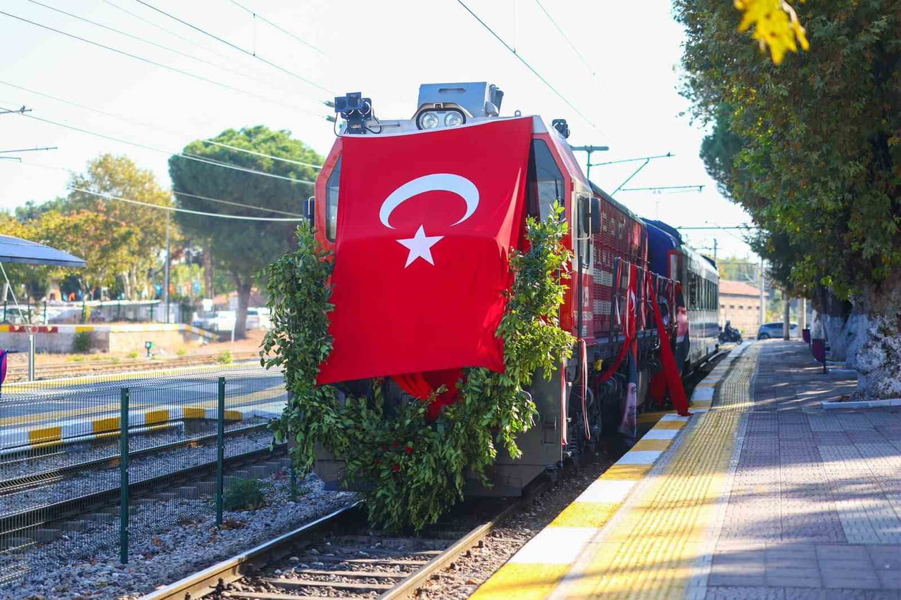 TÜRKİYE TÜRKİYE CUMHURİYETİ’NİN KURUCUSU GAZİ MUSTAFA KEMAL ATATÜRK’ÜN MANİSA’YI ZİYARETİNİN...