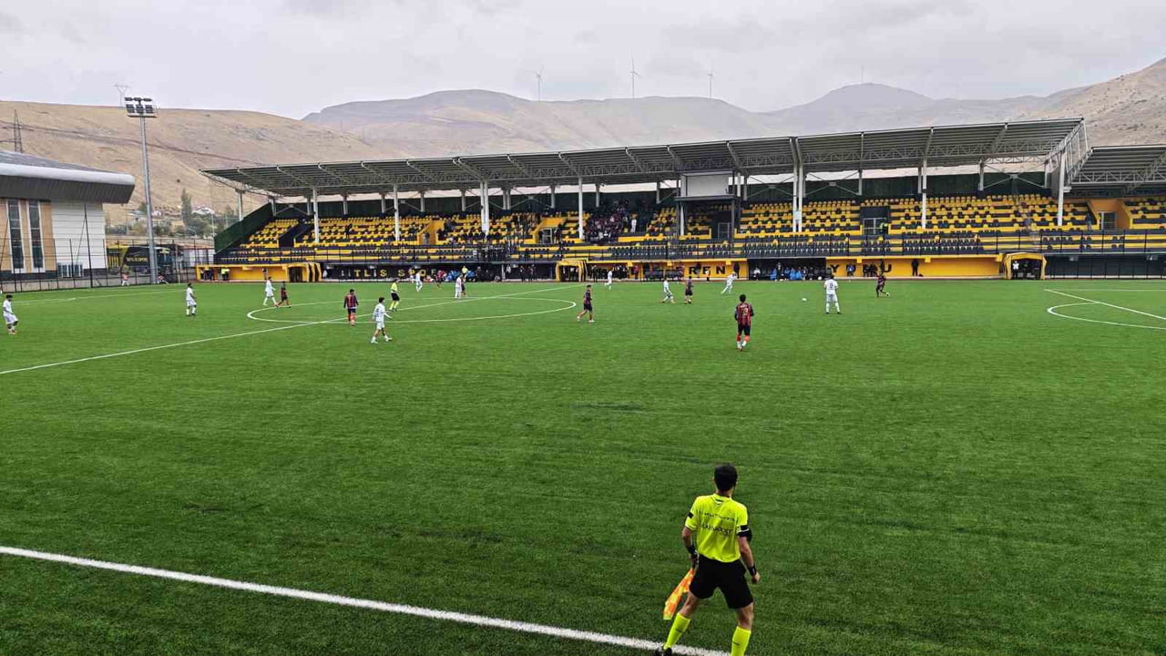 TÜRKİYE ZİRAAT KUPASI’NDA BİTLİS SPOR 1916, SAHASINDA KONUK ETTİĞİ SİLİFKE SPOR’U 6-0 MAĞLUP...