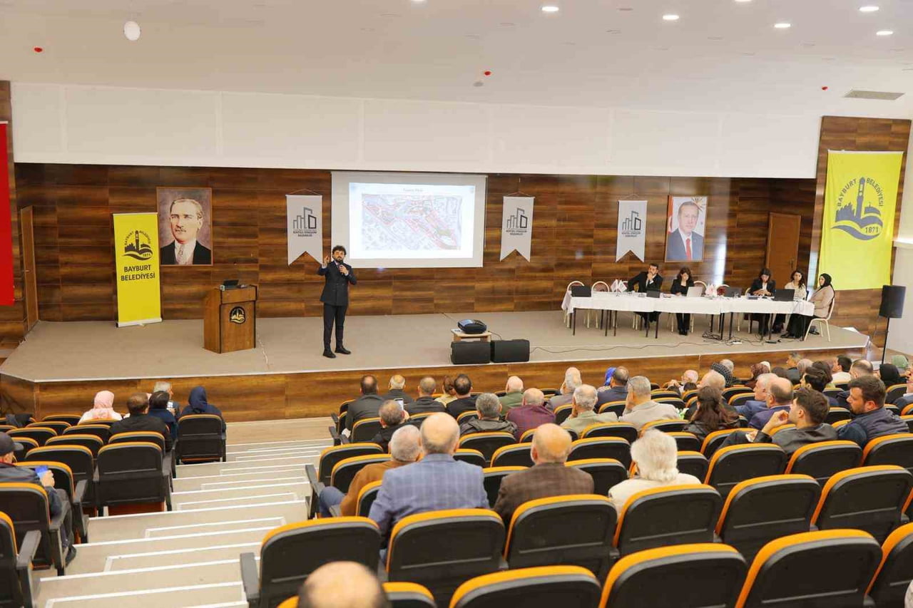 TUZCUZADE MAHALLESİ KENTSEL DÖNÜŞÜM PROJESİ HAK SAHİPLERİNE ANLATILDI