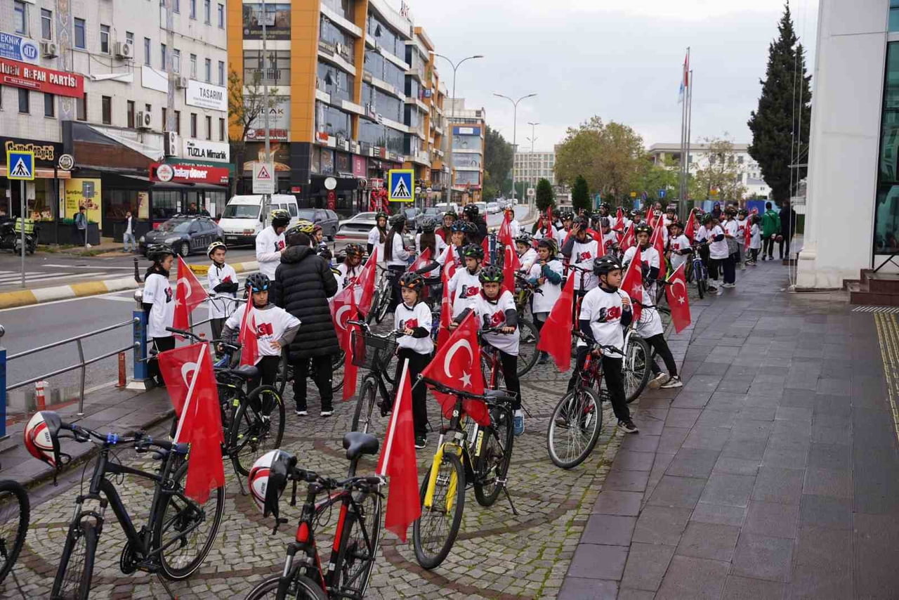 TUZLA BELEDİYESİ, CUMHURİYET’İN 103. YIL DÖNÜMÜ DOLAYISIYLA DÜZENLEDİĞİ SERGİ, ATÖLYE, BİSİKLET...