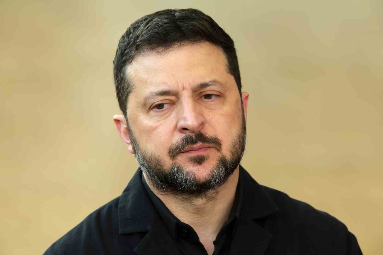 UKRAYNA DEVLET BAŞKANI VLADİMİR ZELENSKİY, ABD’NİN UKRAYNA İLE İSTİHBARAT PAYLAŞIMINI YENİDEN...