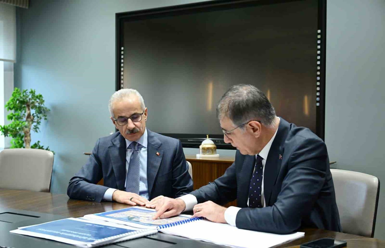 ULAŞTIRMA VE ALTYAPI BAKANI ABDULKADİR URALOĞLU, İZMİR BÜYÜKŞEHİR BELEDİYE BAŞKANI CEMİL TUGAY İLE...