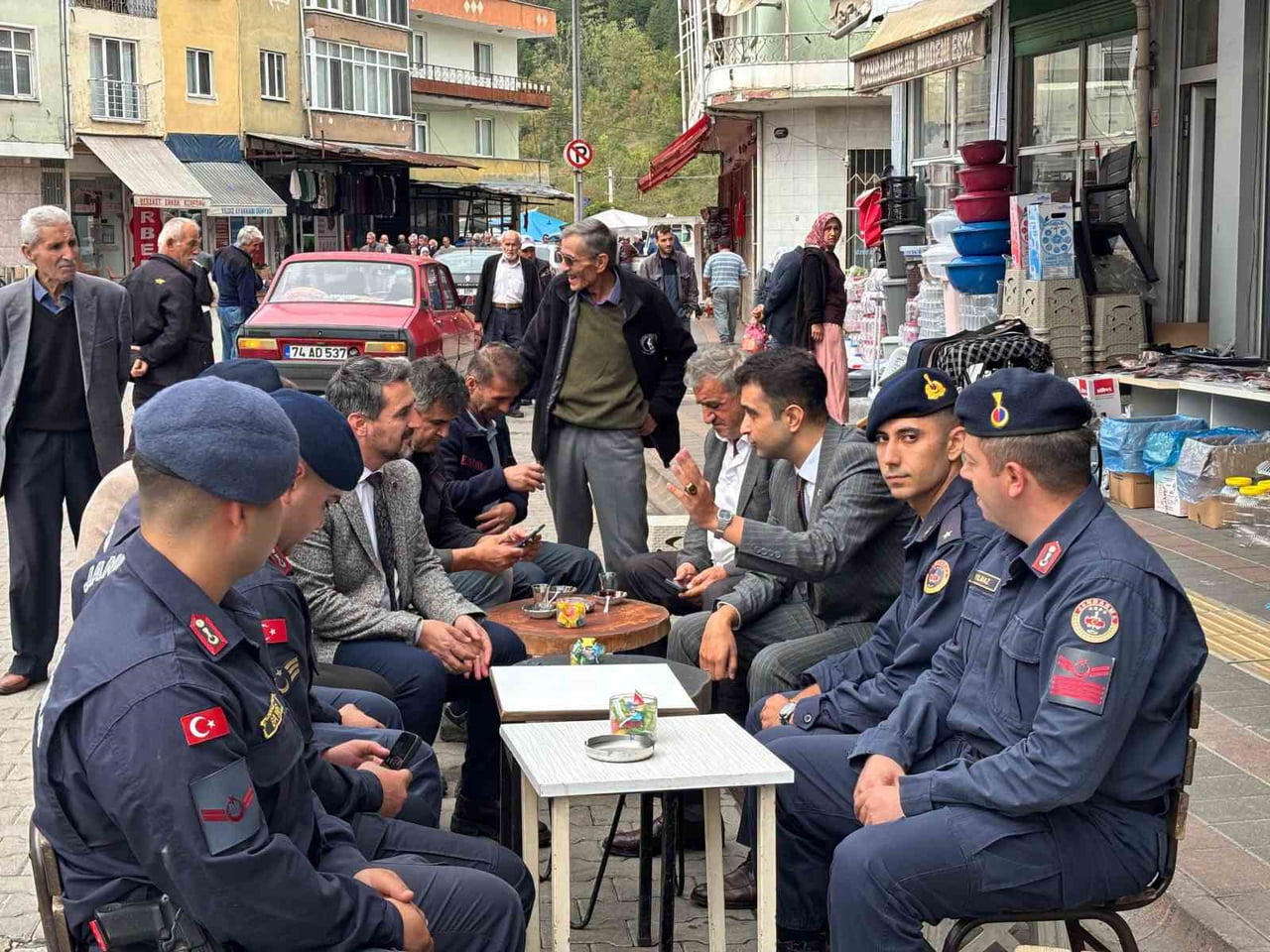 ULUS KAYMAKAMI MELİKŞAH ŞAHİN, KUMLUCA BELEDİYE BAŞKANI BOZKURT İLE ESNAFIN TALEPLERİNİ...