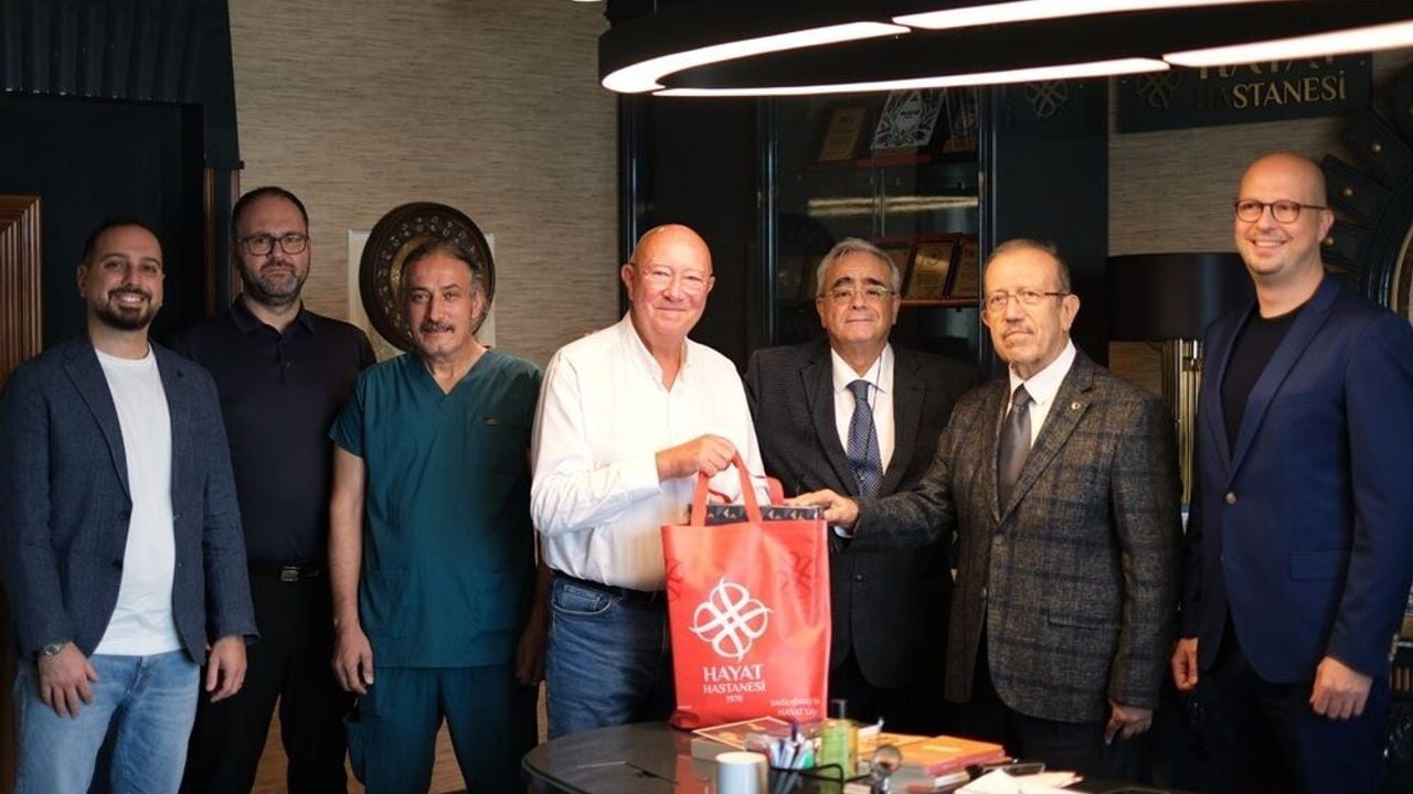 ULUSLARARASI EL BİLEĞİ MERKEZLERİ’NİN (INTERNATİONAL WRİST CENTERS, IWC) KURUCUSU VE BAŞKANI...
