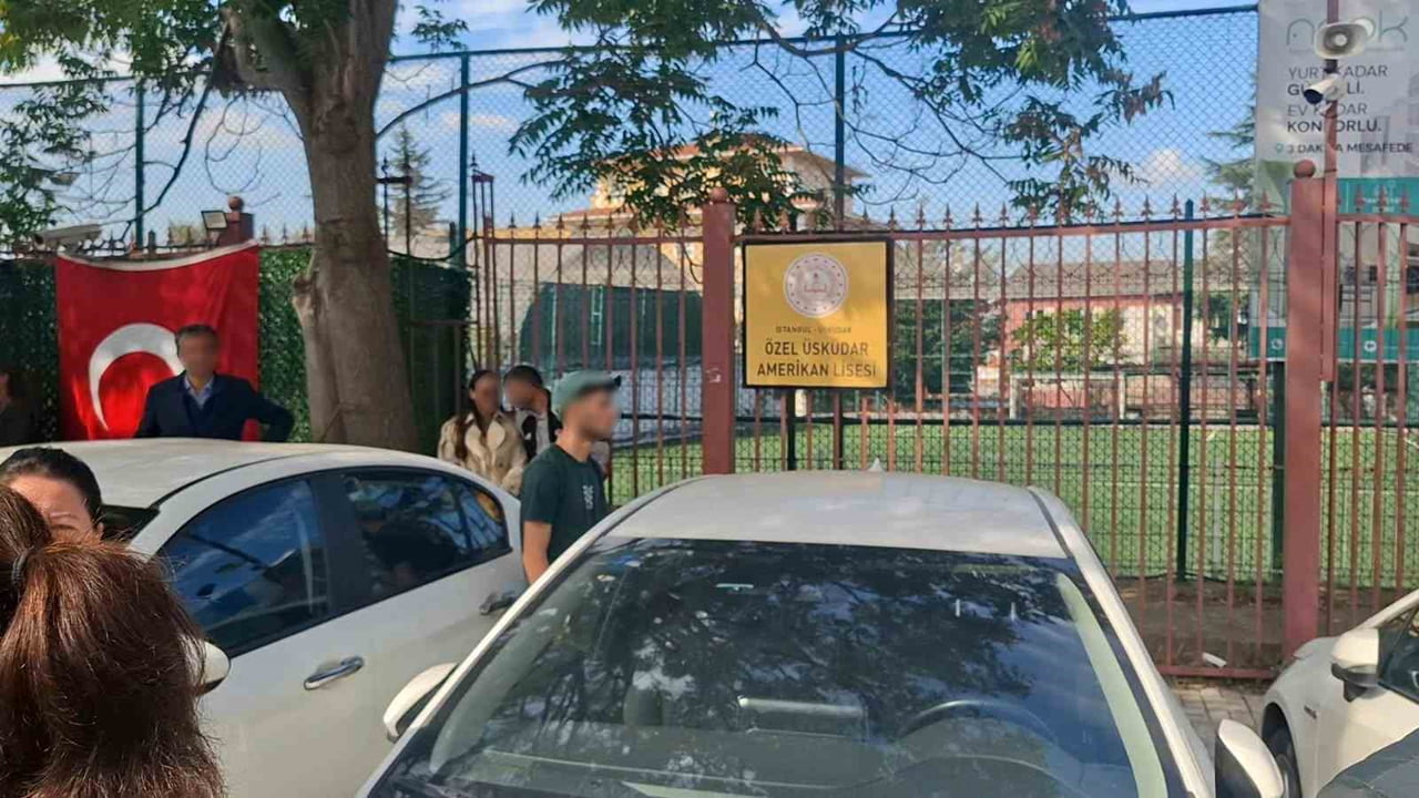ÜSKÜDAR AMERİKAN LİSESİ'NİN TRAFOSUNDA YANGIN ÇIKTI