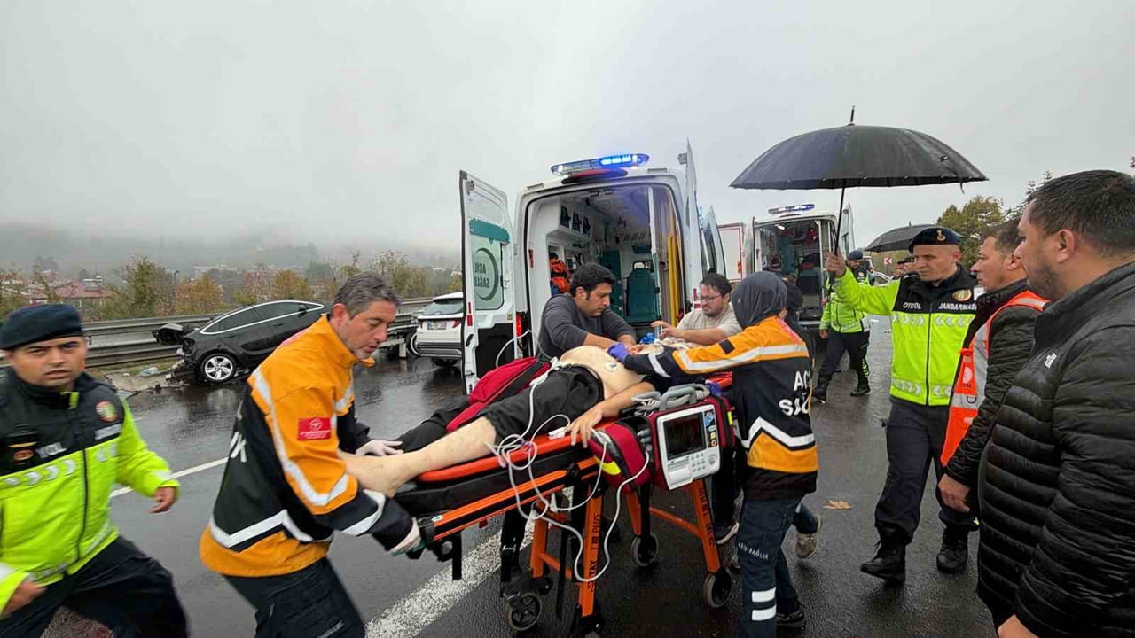 ÜSKÜDAR BELEDİYE BAŞKAN VEKİLİ DÜNDAR ZİYA GÜLTEKİN'İN AMBULANSA BİNDİRİLİŞİ