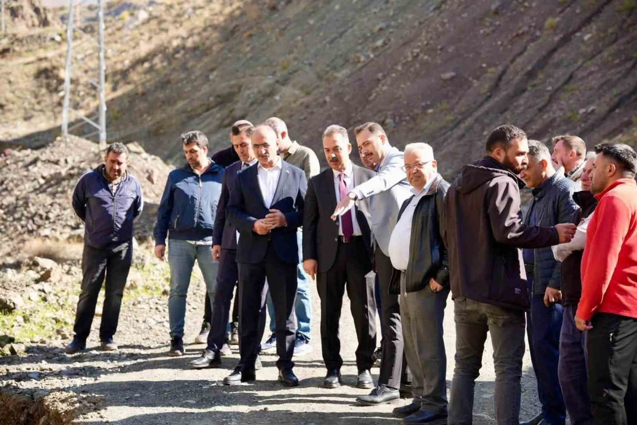 ÜZÜMLÜ KAYMAKAMI HACI OSMAN HÖKELEKLİ, SEL FELAKETİNDEN ETKİLENEN KUREYŞLİ SARIKAYA VE ÇARDAKLI...