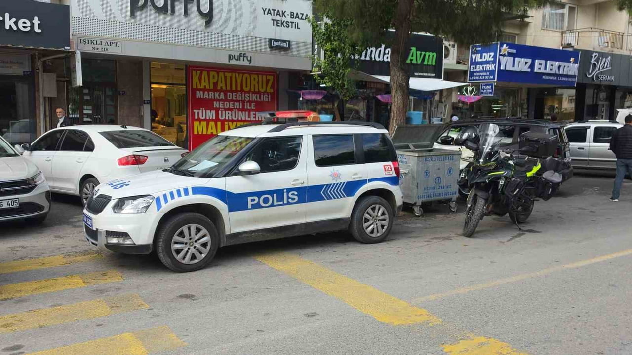 V.D. DAHA SONRA AYNI SİLAHLA HAYATINA SON VERMEK İSTERKEN, EVDE BULUNAN KİŞİLER ARAYA GİRDİ....