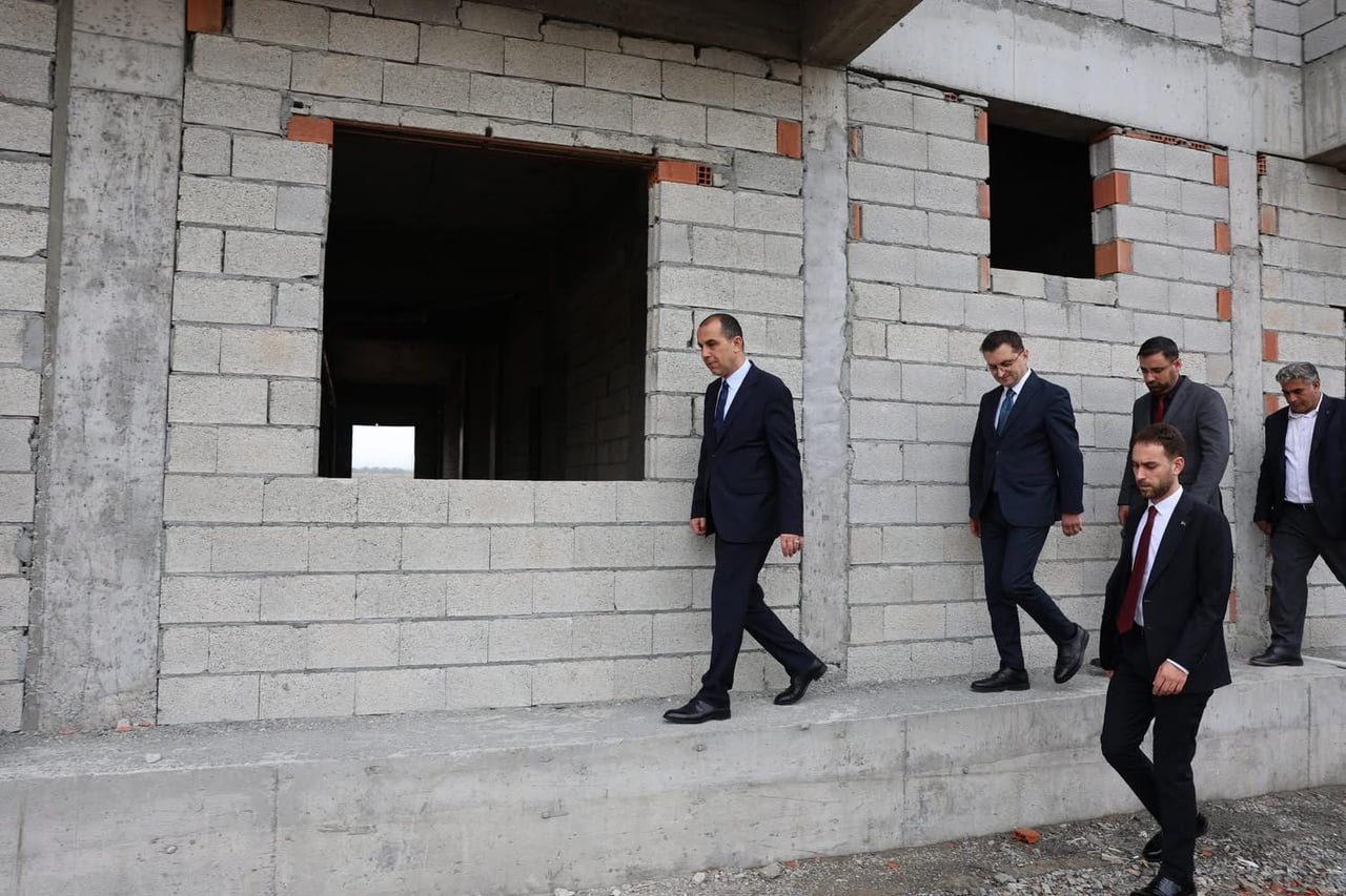 VALİ TAŞOLAR ARALIK’TAKİ İNŞAATLARI İNCELEDİ