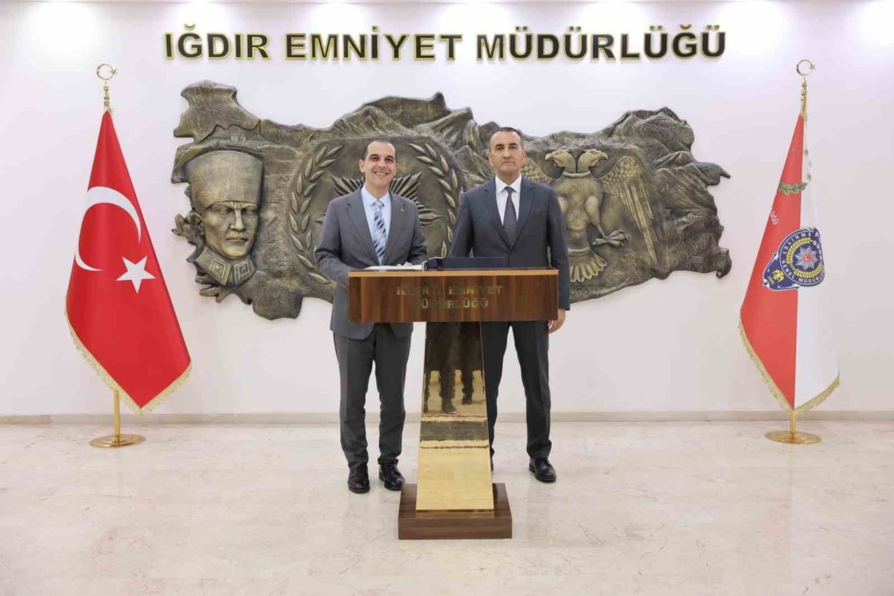 VALİ TAŞOLAR’DAN EMNİYET MÜDÜRÜ ER’E İADEİZİYARET