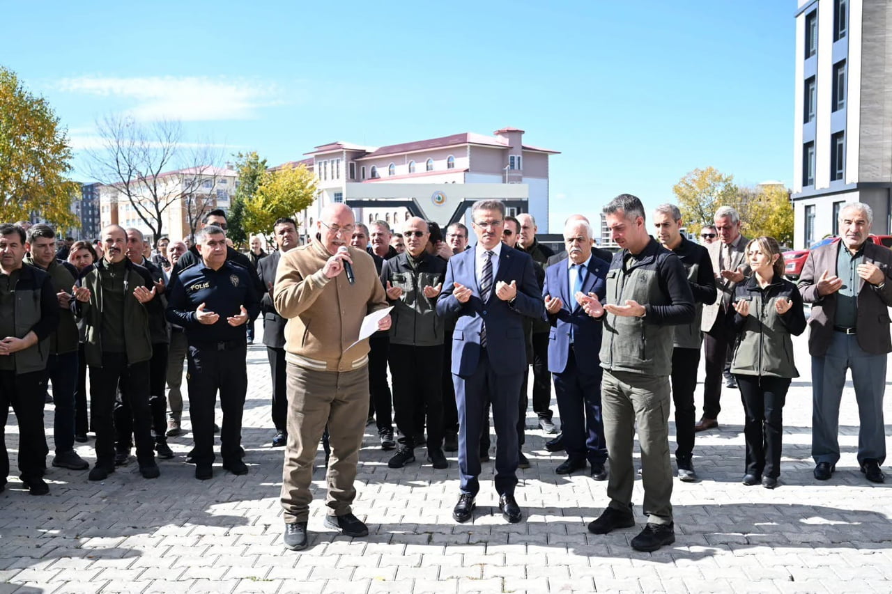 VALİMİZ SAYIN AYDIN BARUŞ, GAZZE’DE YAŞANAN İNSANİ DRAMA DİKKAT ÇEKMEK VE FİLİSTİNLİ İHTİYAÇ...