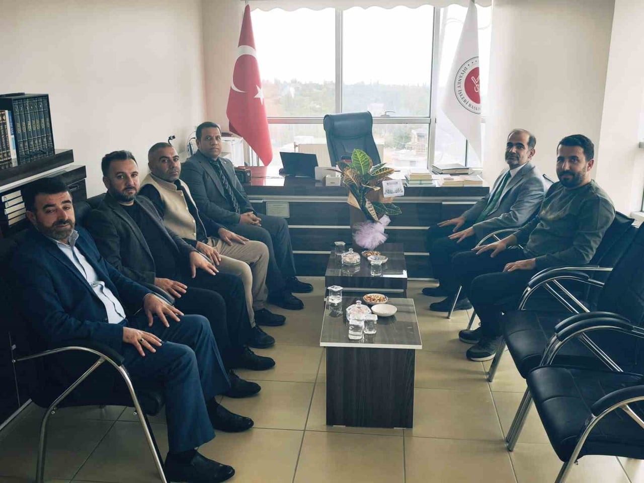 VAN'IN EDREMİT İLÇE NÜFUS MÜDÜRLÜĞÜ PERSONELİ, 1-7 EKİM CAMİLER VE DİN GÖREVLİLERİ HAFTASI...