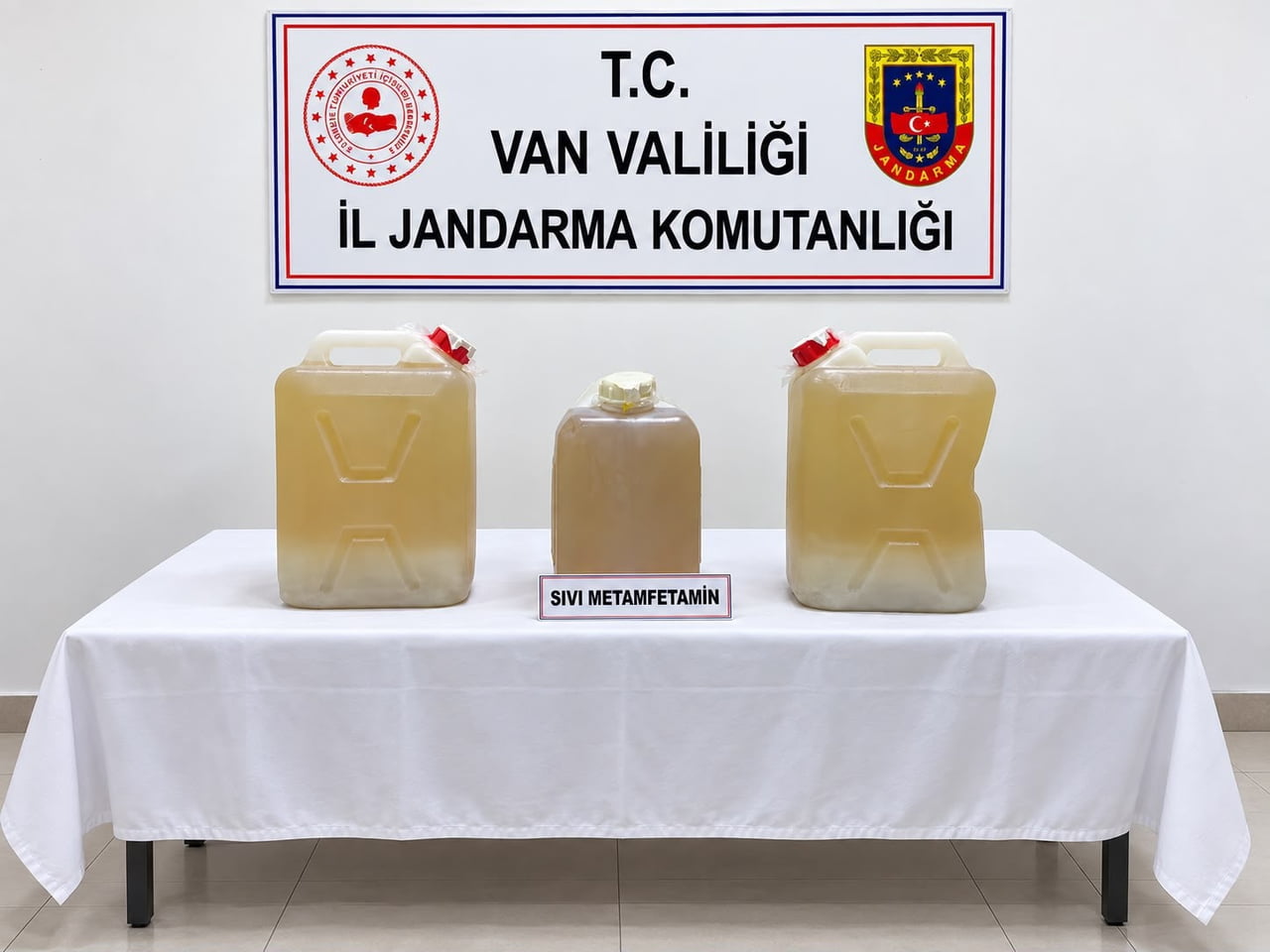 VAN’IN İPEKYOLU İLÇESİNDE JANDARMA EKİPLERİNCE YÜRÜTÜLEN ÇALIŞMALAR SONUCUNDA 34 KİLO 202 GRAM...