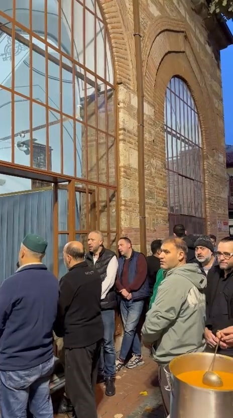 VATAN SEVDALARI PLATFORMU TARAFINDAN BURSA’DA BULUNAN ÜFTADE HAZRETLERİ’NDE DÜZENLENEN PROGRAMDA...