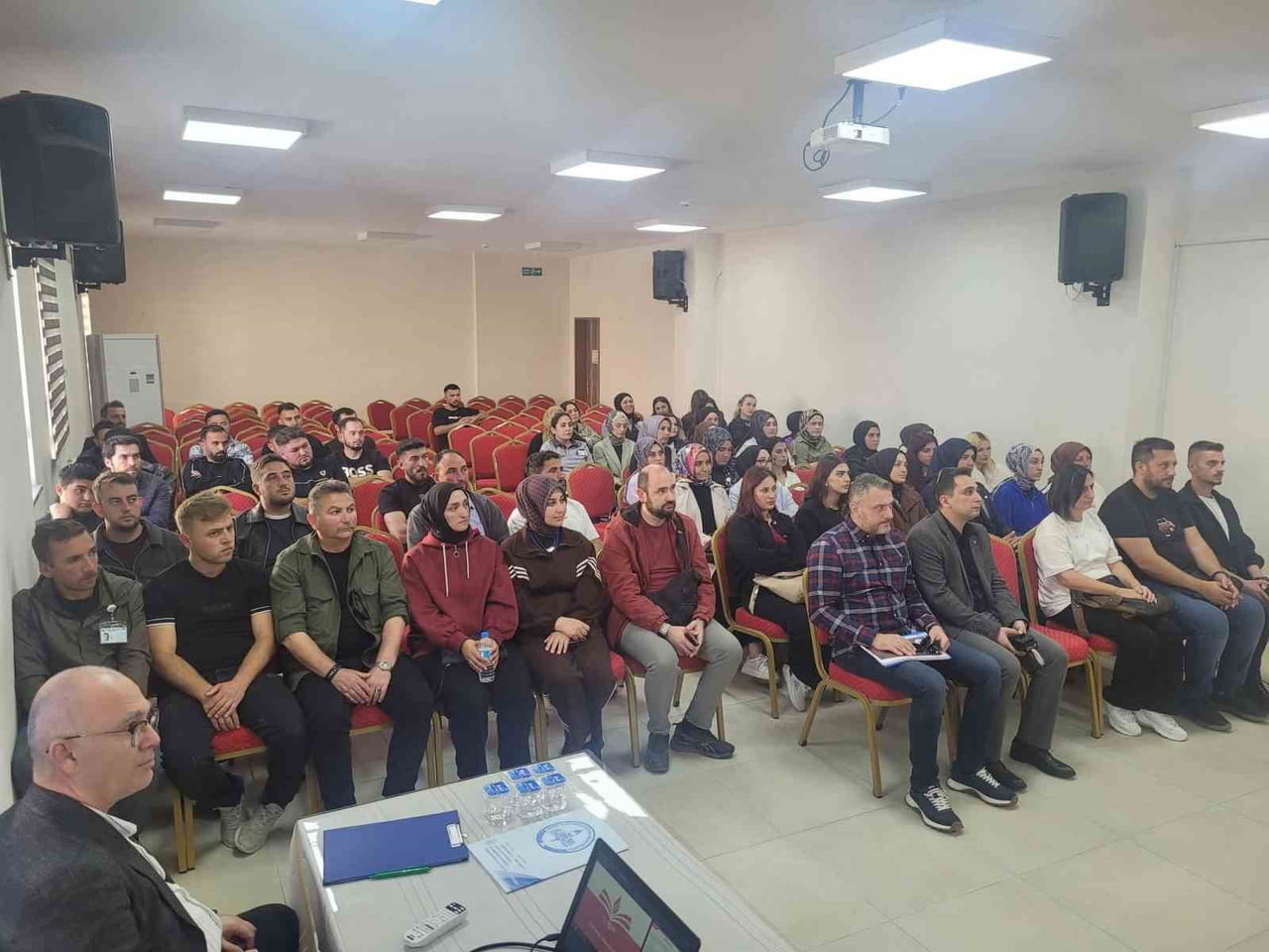 VEZİRKÖPRÜ VE HAVZA’DA Kİ OKUL BAHÇESİ GÖREVLİLERİNE KAPSAMLI  EĞİTİM