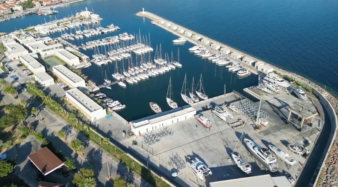 YENİ FOÇA YAT LİMANI