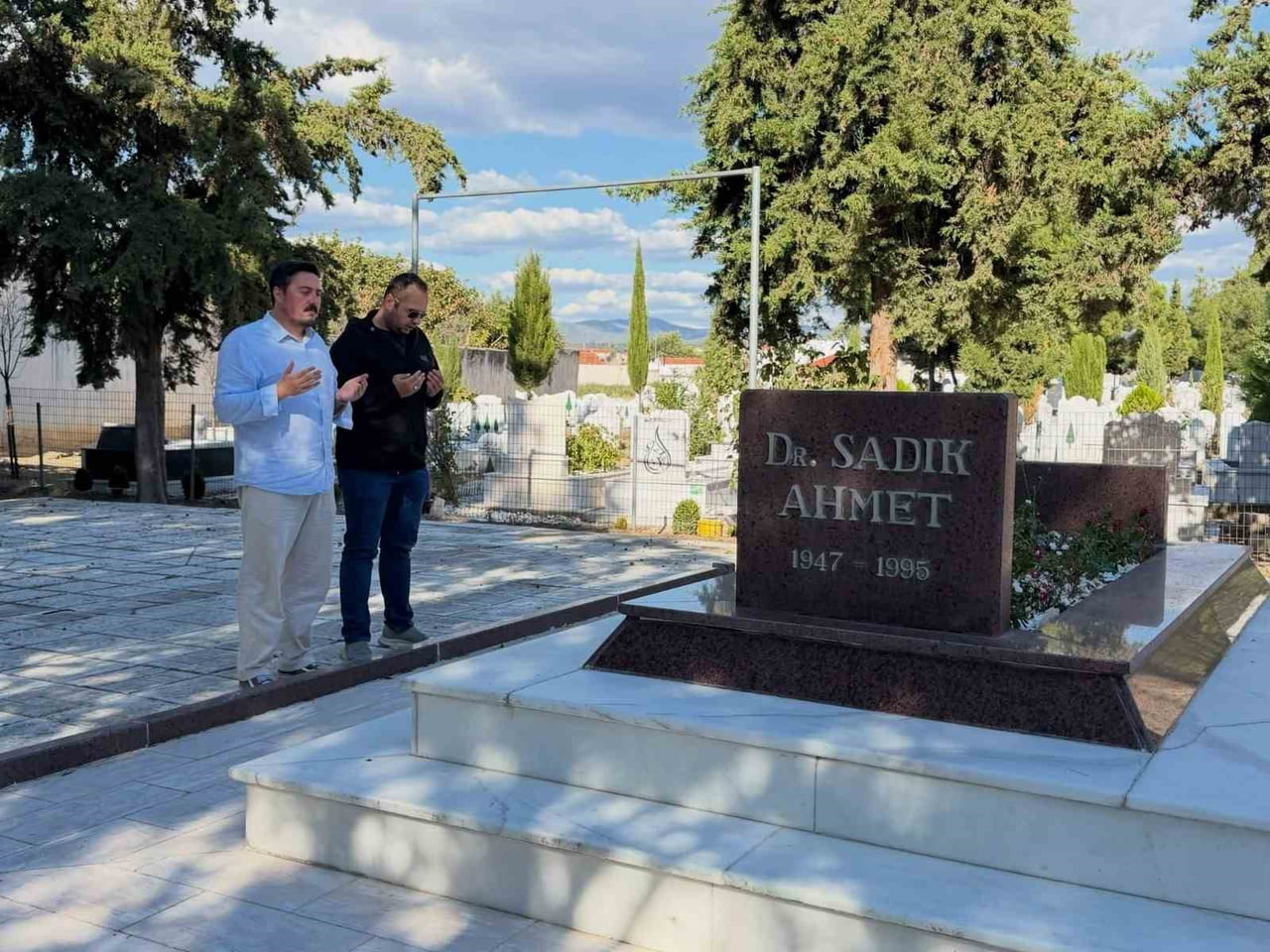 YENİDEN REFAH PARTİSİ GENÇLİK KOLLARI GENEL BAŞKANI SELÇUK EFE, YUNANİSTAN’IN GÜMÜLCİNE KENTİNDE...