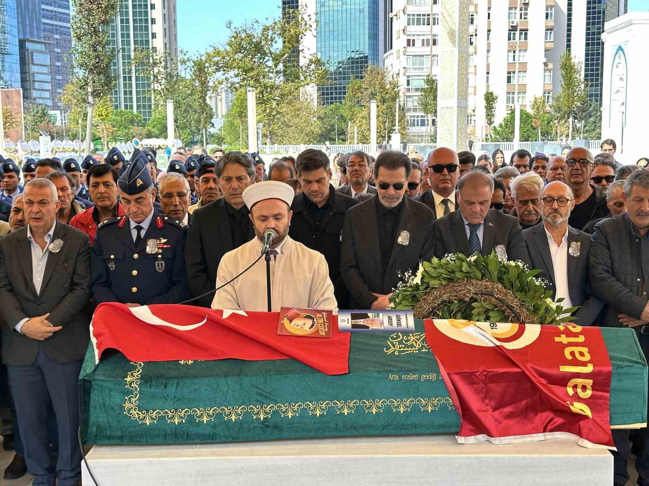 YEŞİLÇAM’IN "ALTIN ÇOCUK" LAKAPLI USTA OYUNCUSU GÖKSEL ARSOY, İSTANBUL'DA DÜZENLENEN CENAZE...