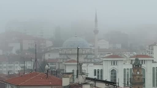 Yozgat’ta yoğun sis etkili oldu: Görüş mesafesi 30 metreye düştü