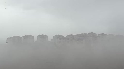 Yüksekova’da yoğun sis: Görüş mesafesi 30 metreye kadar düştü