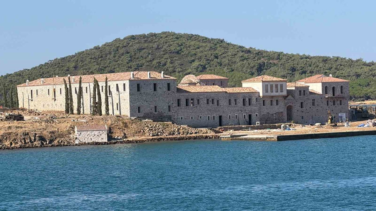YÜZYILLARIN TARİHİNİ TAŞIYAN ADA, AYVALIK’IN KÜLTÜR VE SANAT KİMLİĞİNİ TÜRKİYE’YE VE DÜNYAYA...