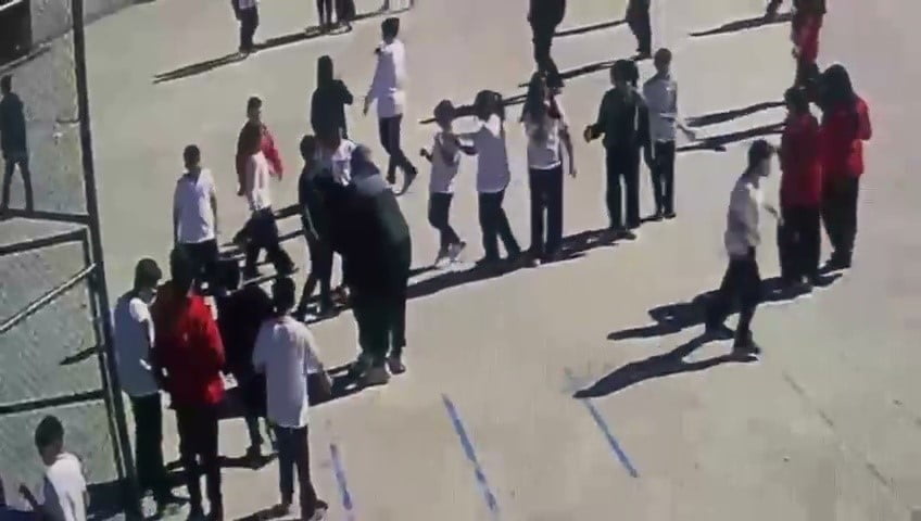 ZONGULDAK'TA BAHÇEDE YEMEK YEDİĞİ SIRADA BOĞULMA TEHLİKESİ GEÇİREN ÖĞRENCİ, BAHÇEDE NÖBETÇİ...