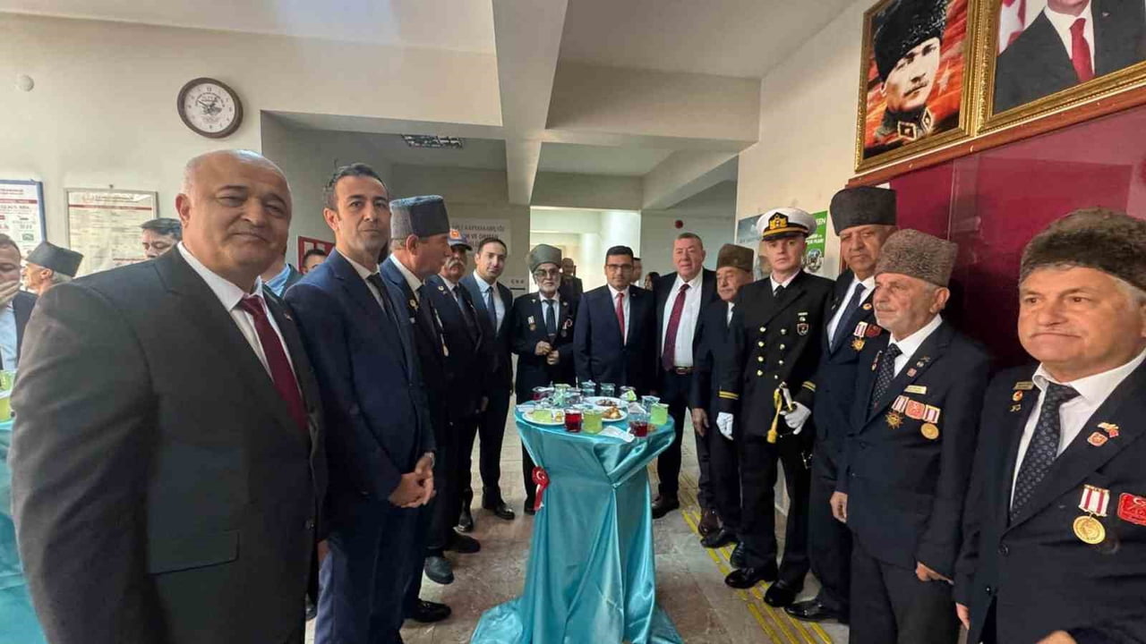 ZONGULDAK (İHA) - ZONGULDAK’IN ALAPLI İLÇESİNDE, 29 EKİM CUMHURİYET BAYRAMI’NIN 103. YIL DÖNÜMÜ...